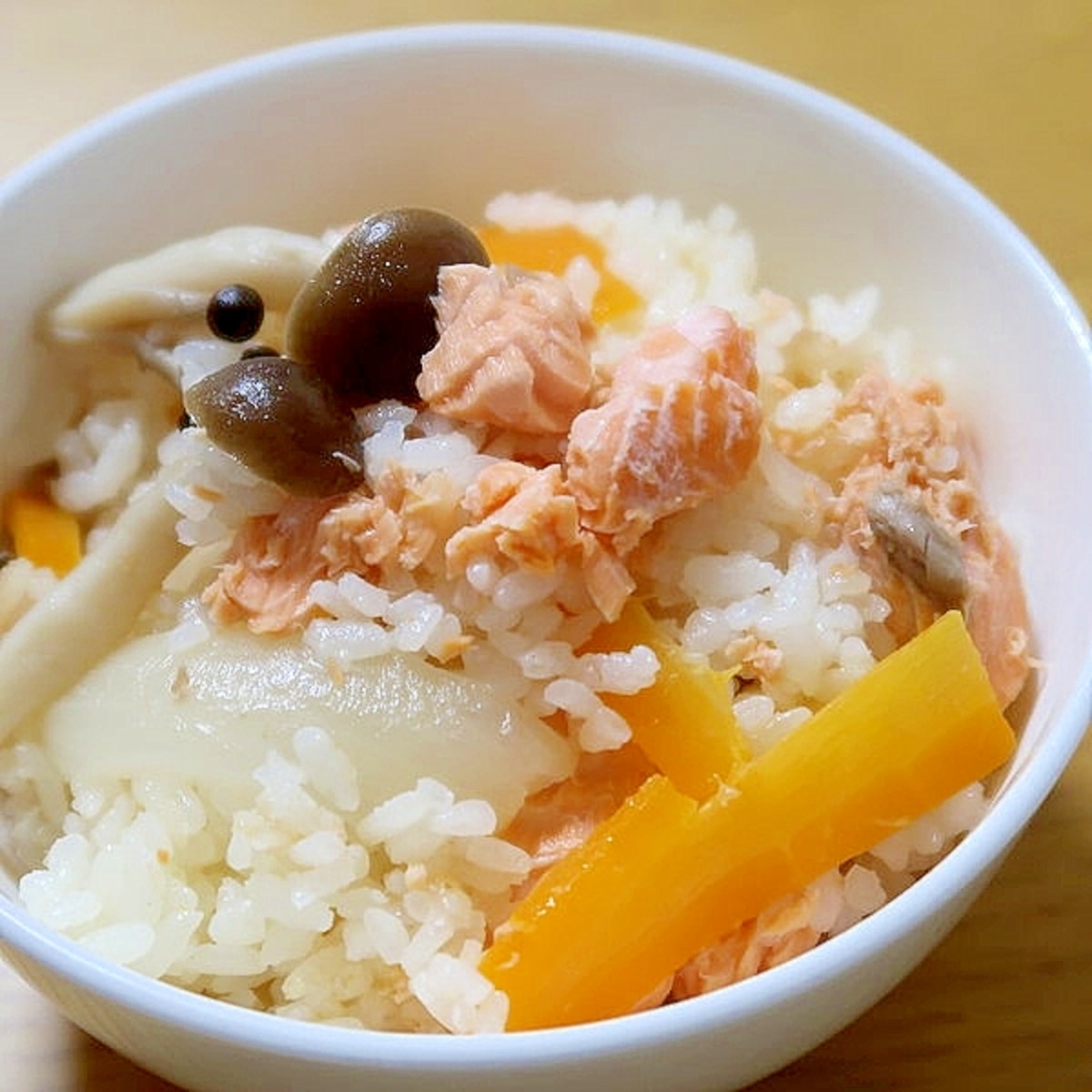 鮭の洋風炊き込みご飯 炊飯器でお手軽に 減塩志向 レシピ 作り方 By Si Ze2k 楽天レシピ 鮭の洋風炊き込みご飯 炊飯器でお手軽に 減塩志向 レシピ 作り方 By Si Ze2k 楽天レシピ